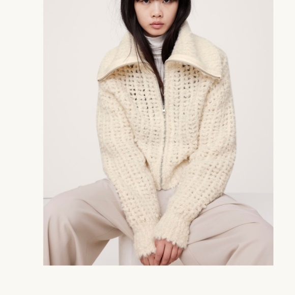 NWT! BANANA REPUBLIC Alpaca-Wool Boulce’ Cream Zip-Front Sweater Size S - Picture 1 of 10